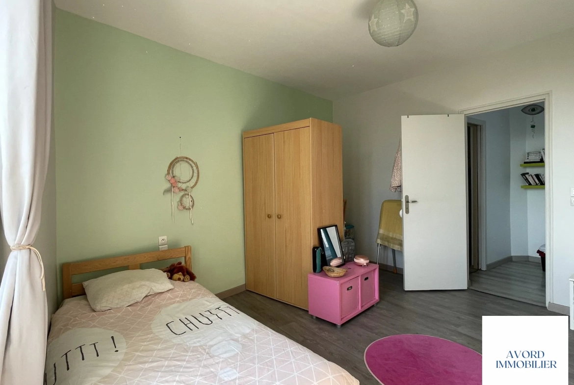 Maison à vendre à VILLEQUIERS avec garage et jardin - Charme du XIXe siècle 