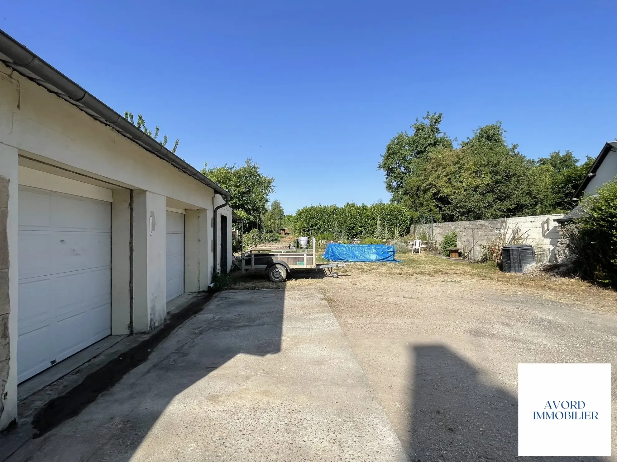 Maison à vendre à VILLEQUIERS avec garage et jardin - Charme du XIXe siècle 