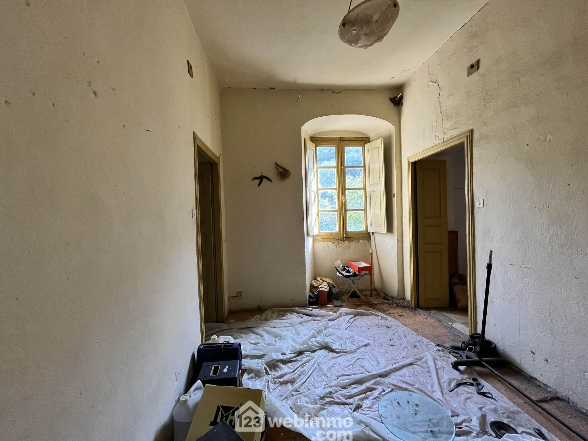 Appartement à rénover de 74 m² à Muro avec terrain et cave, potentiel d’agrandissement 