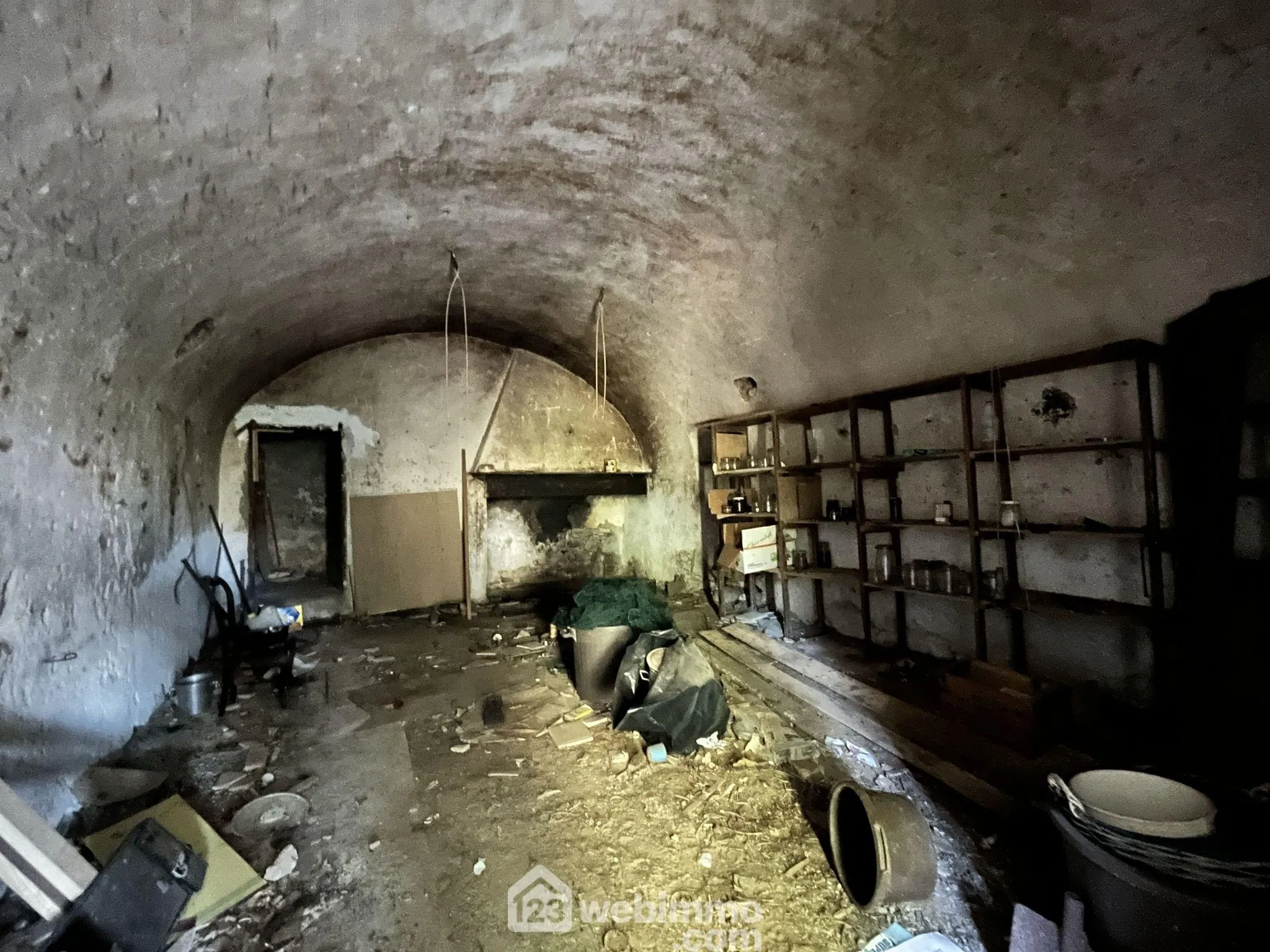Appartement à rénover de 74 m² à Muro avec terrain et cave, potentiel d’agrandissement 