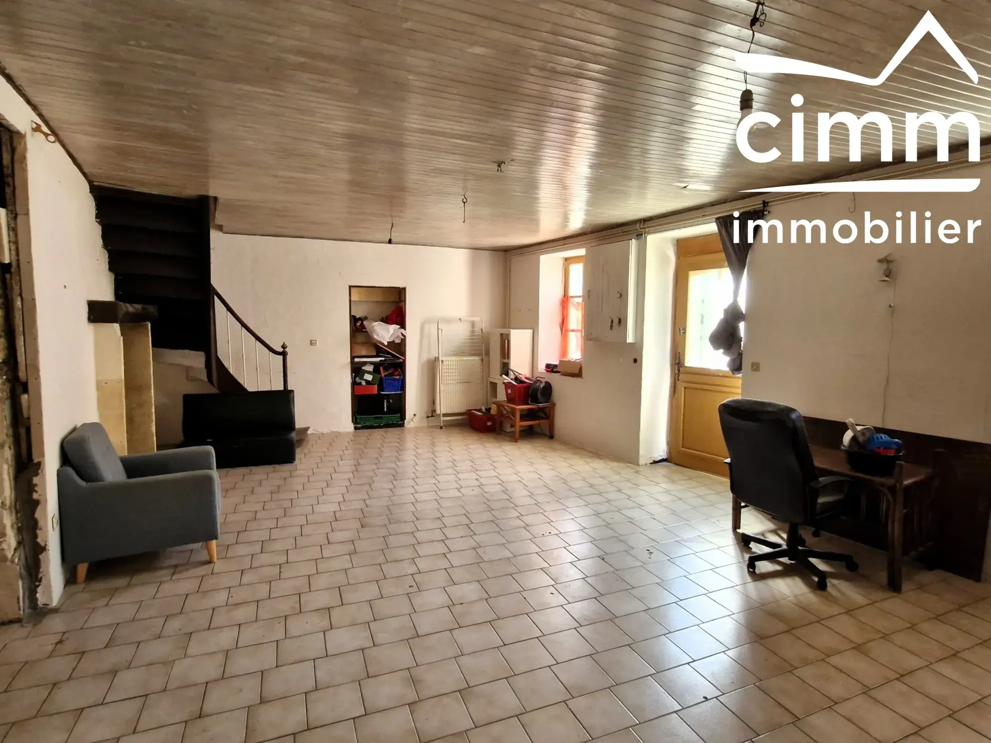 Maison de village à rénover de 217 m² à Tourtre avec terrain inclut 