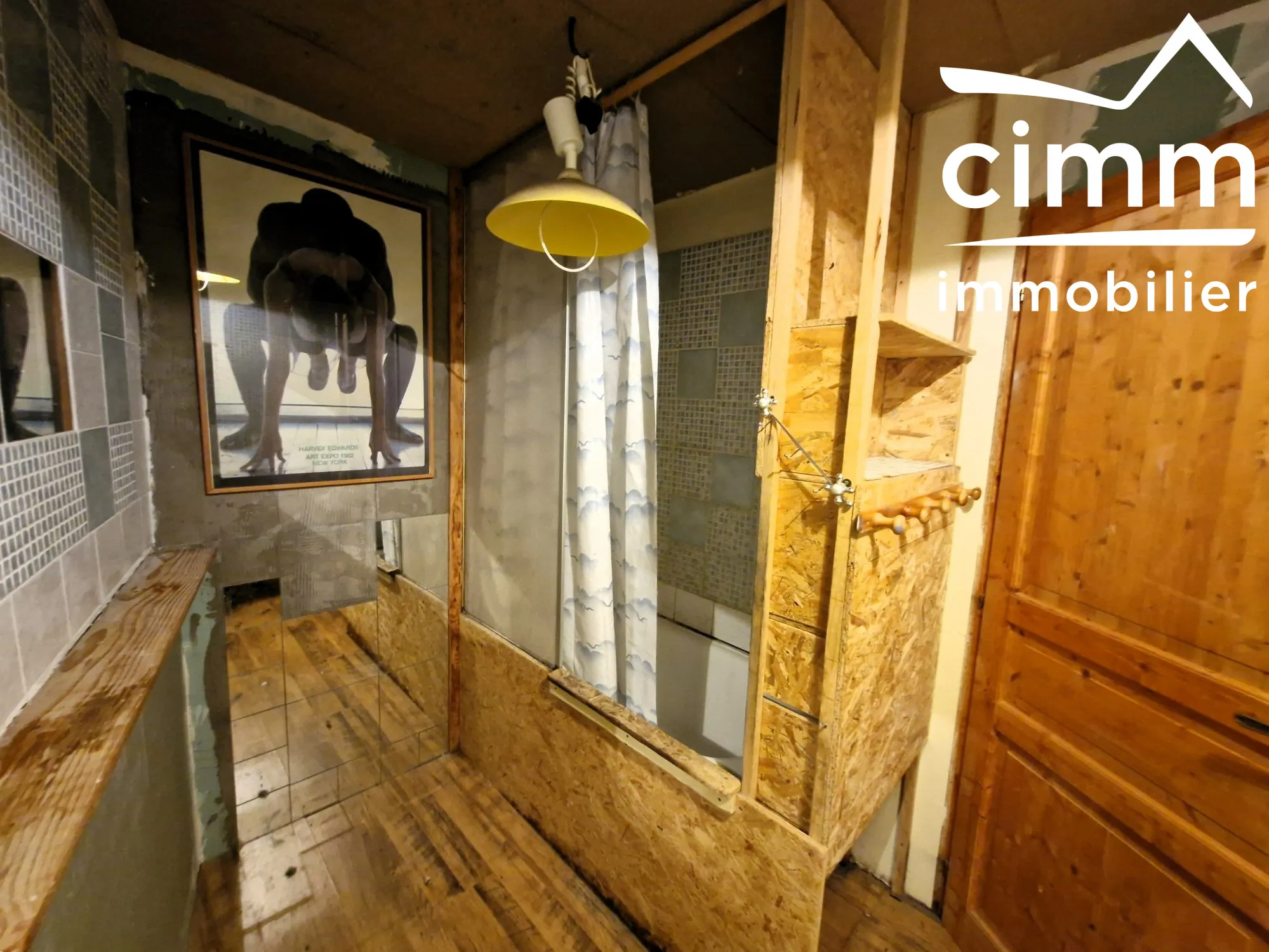 Maison de village à rénover de 217 m² à Tourtre avec terrain inclut 