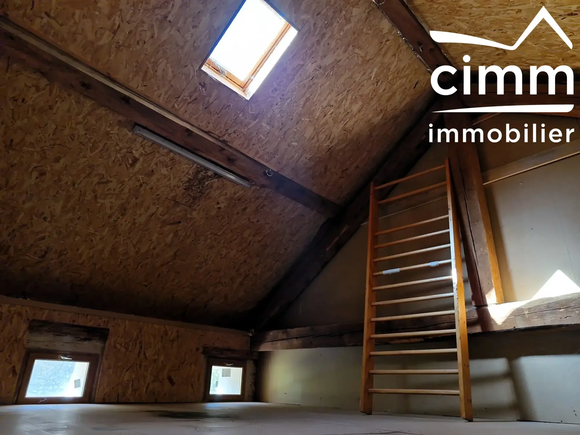 Maison de village à rénover de 217 m² à Tourtre avec terrain inclut 
