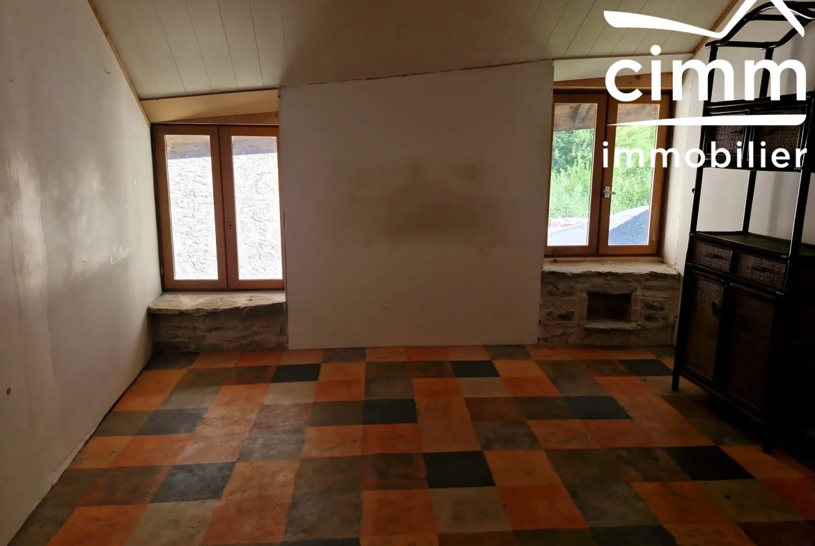Maison de village à rénover de 217 m² à Tourtre avec terrain inclut 