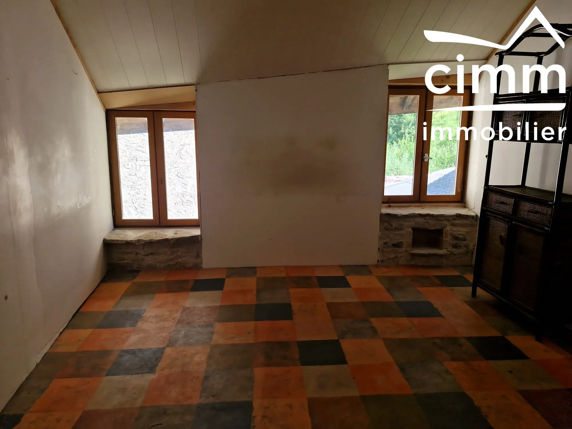 Maison de village à rénover de 217 m² à Tourtre avec terrain inclut 