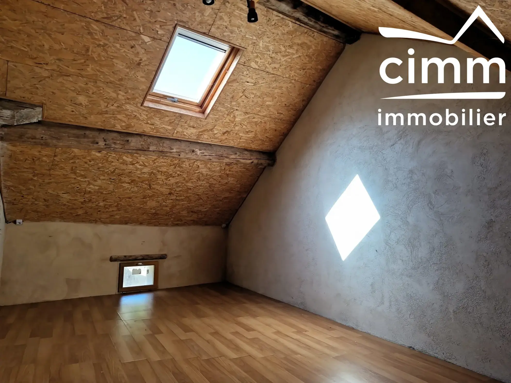 Maison de village à rénover de 217 m² à Tourtre avec terrain inclut 