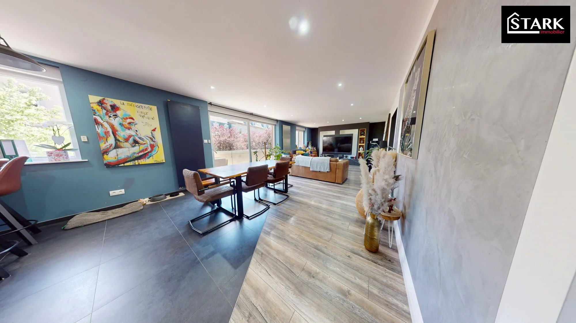 Appartement rénové de 90 m² au centre de Belfort avec balcon et parking 