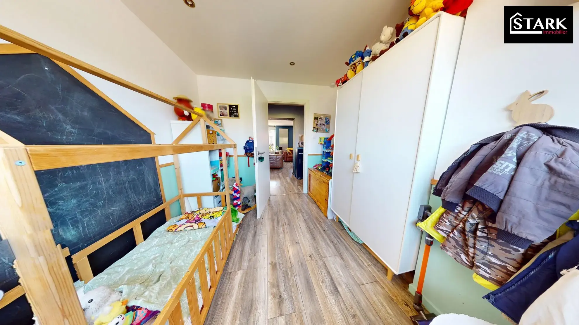 Appartement rénové de 90 m² au centre de Belfort avec balcon et parking 