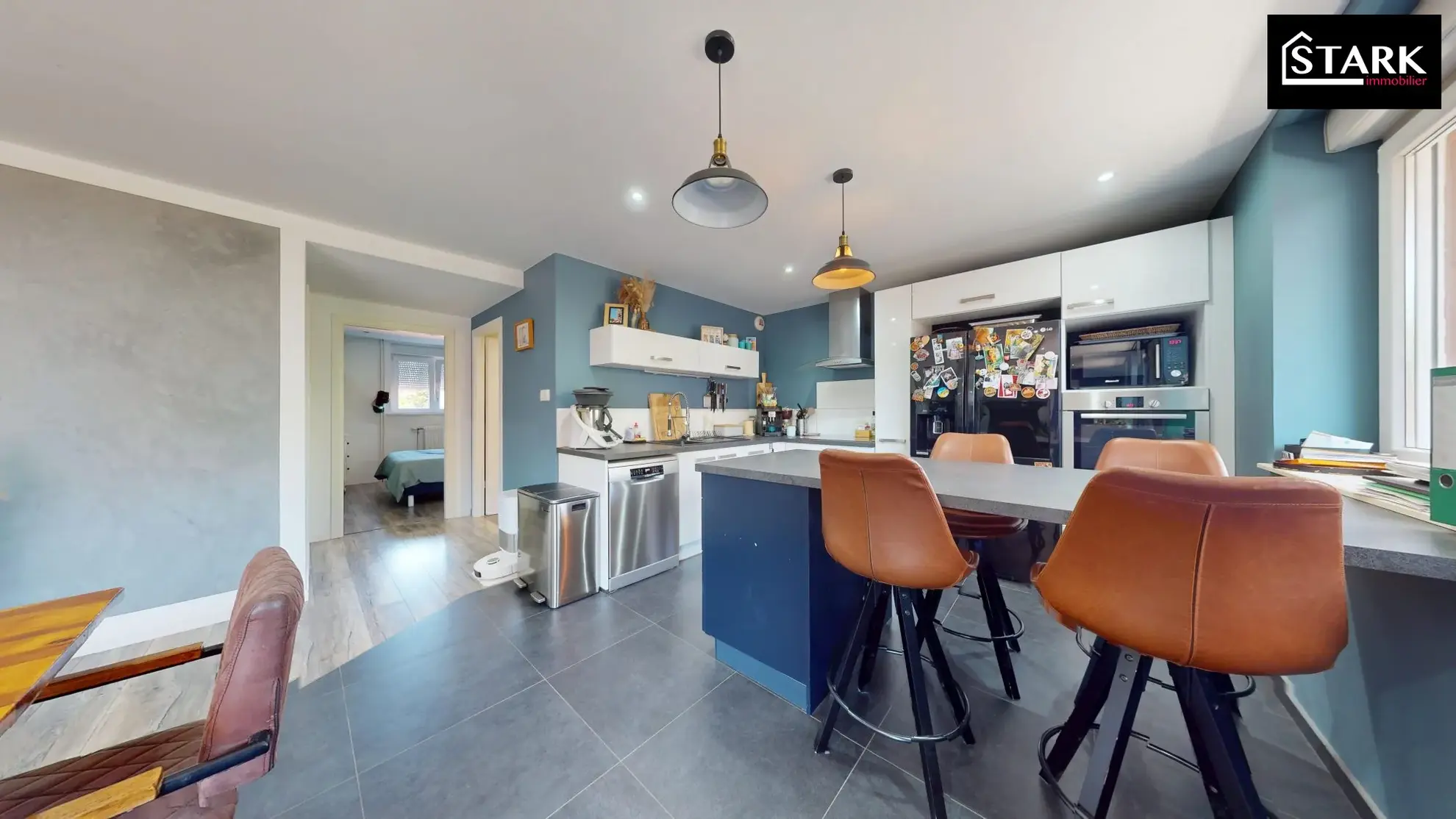 Appartement rénové de 90 m² au centre de Belfort avec balcon et parking 