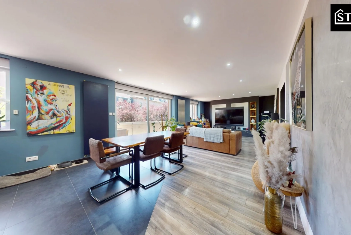 Appartement rénové de 90 m² au centre de Belfort avec balcon et parking 