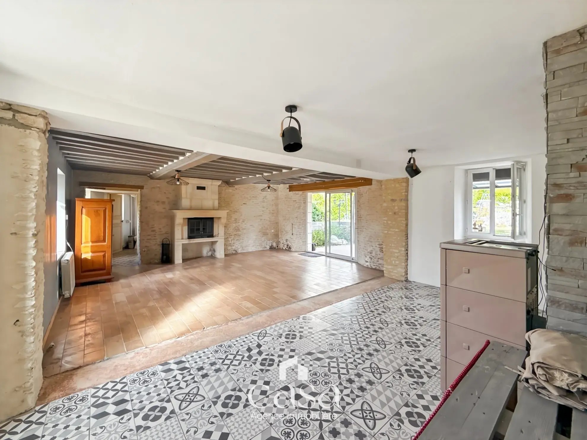 Maison en pierre de 160 m² avec 3 chambres à Le Marais-la-Chapelle 