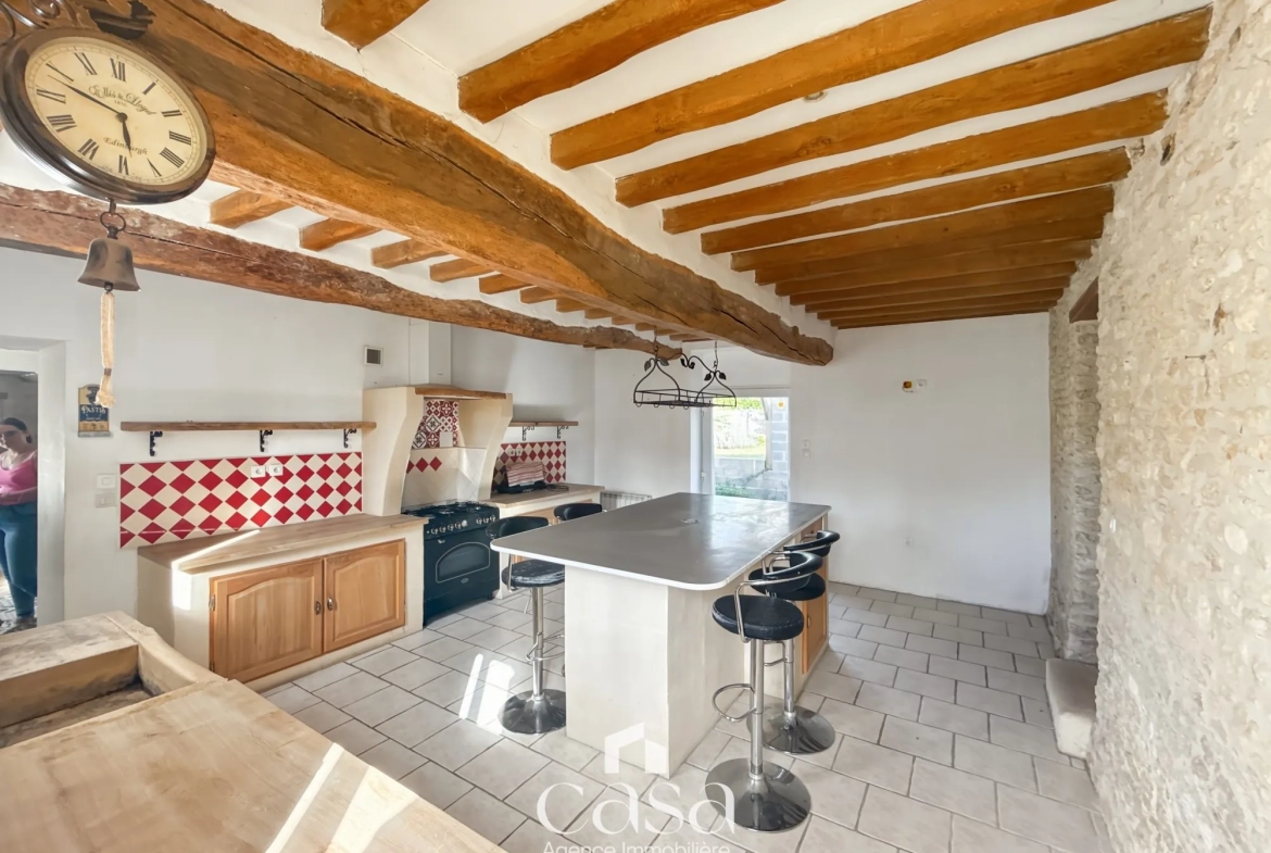 Maison en pierre de 160 m² avec 3 chambres à Le Marais-la-Chapelle 