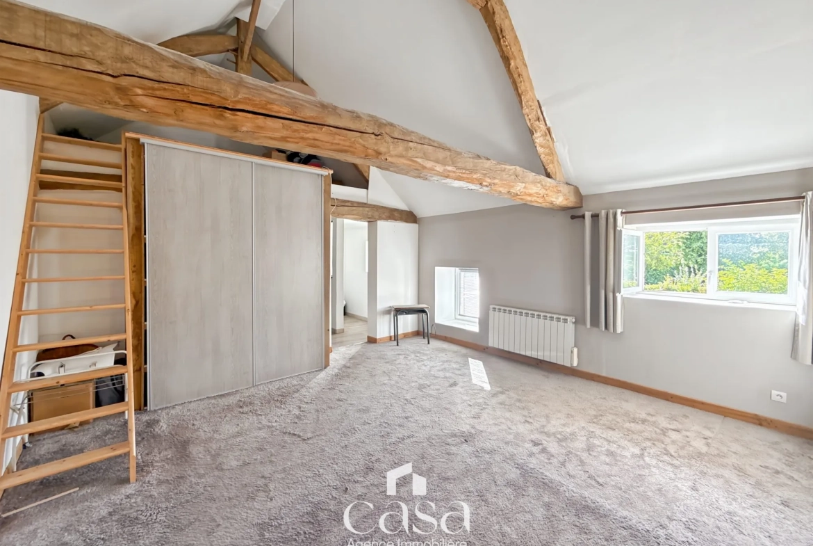 Maison en pierre de 160 m² avec 3 chambres à Le Marais-la-Chapelle 