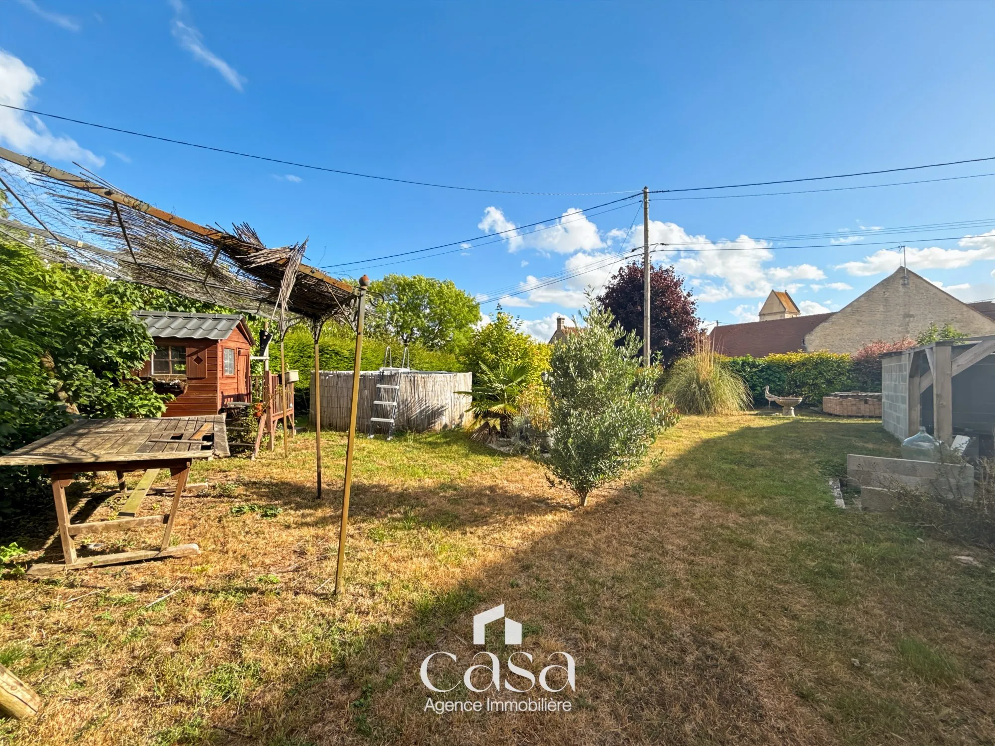 Maison en pierre de 160 m² avec 3 chambres à Le Marais-la-Chapelle 
