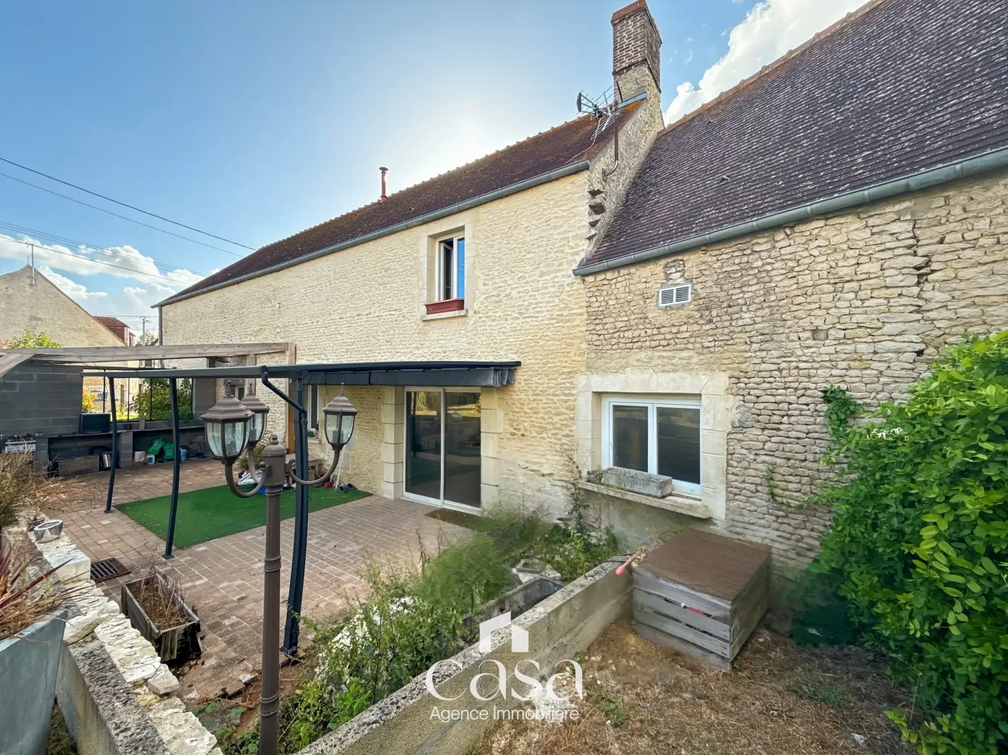 Maison en pierre de 160 m² avec 3 chambres à Le Marais-la-Chapelle 