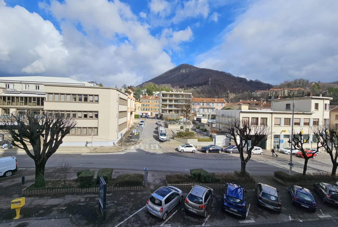 Appartement T1 bis vendu loué à Voiron, idéal investissement 