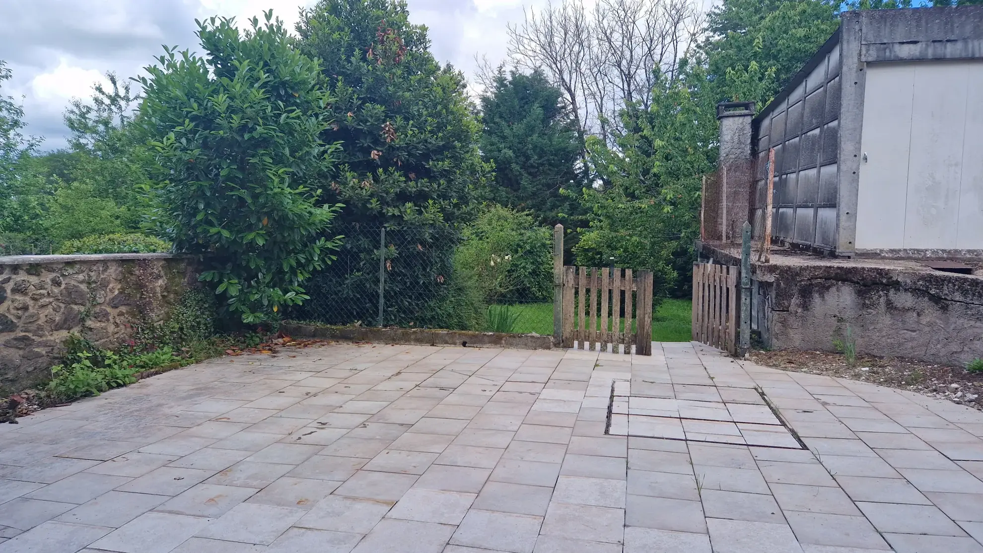 Maison individuelle à Lubersac avec jardin, terrasse et dépendance 