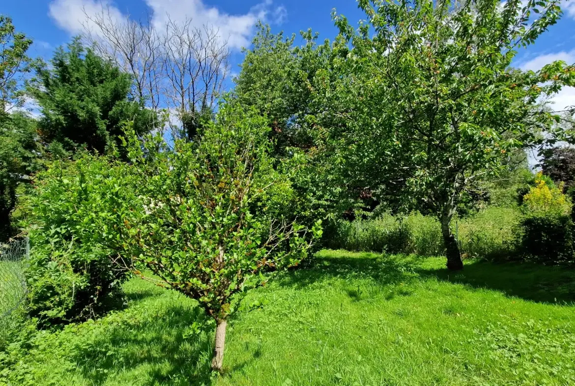 Maison individuelle à Lubersac avec jardin, terrasse et dépendance 