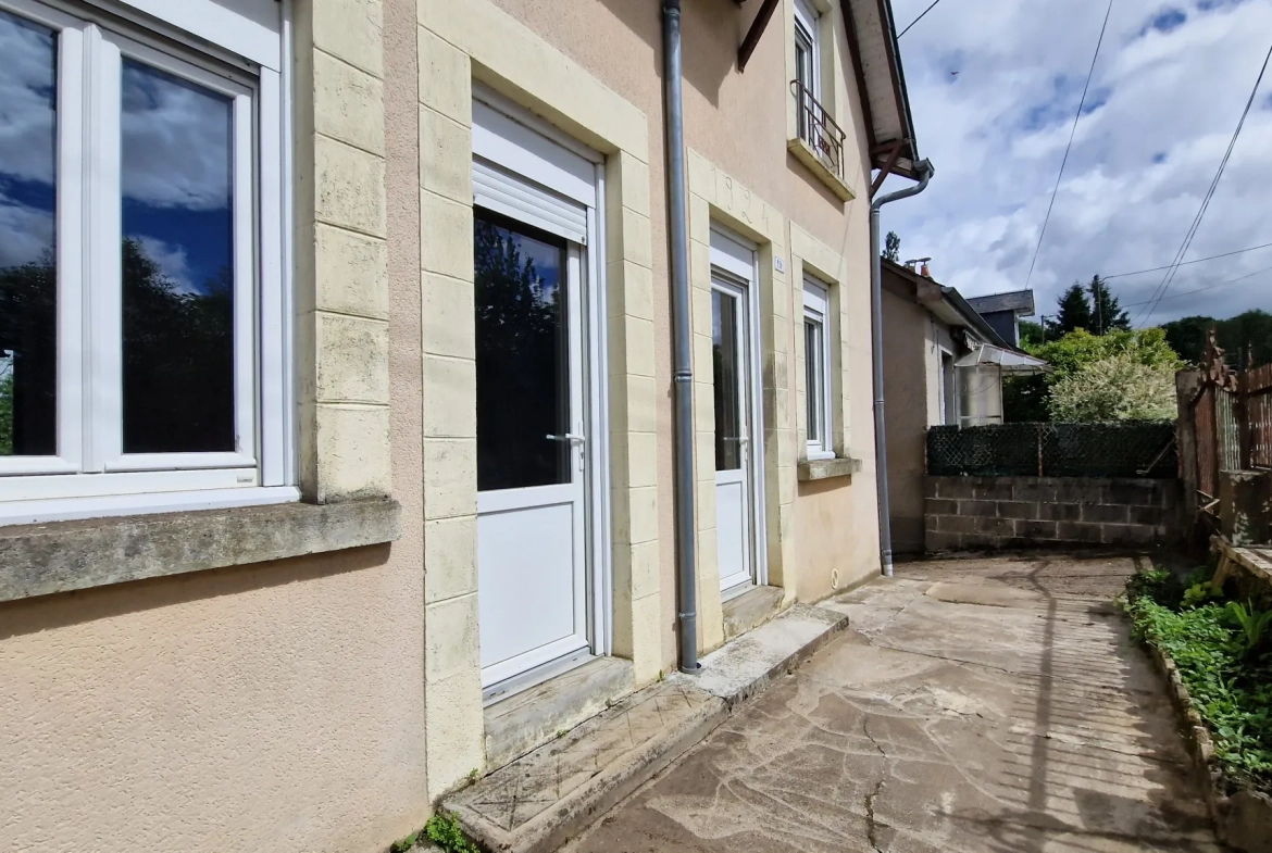 Maison individuelle à Lubersac avec jardin, terrasse et dépendance 