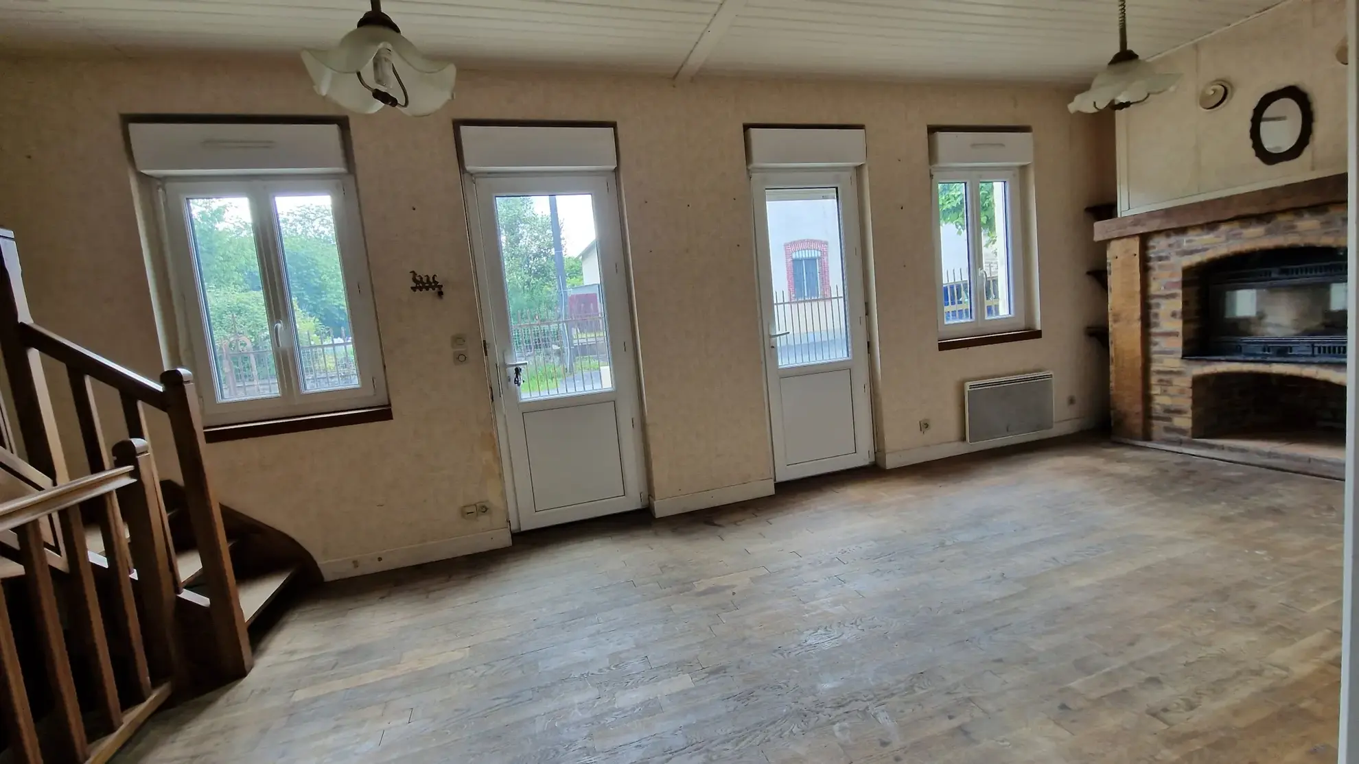 Maison individuelle à Lubersac avec jardin, terrasse et dépendance 