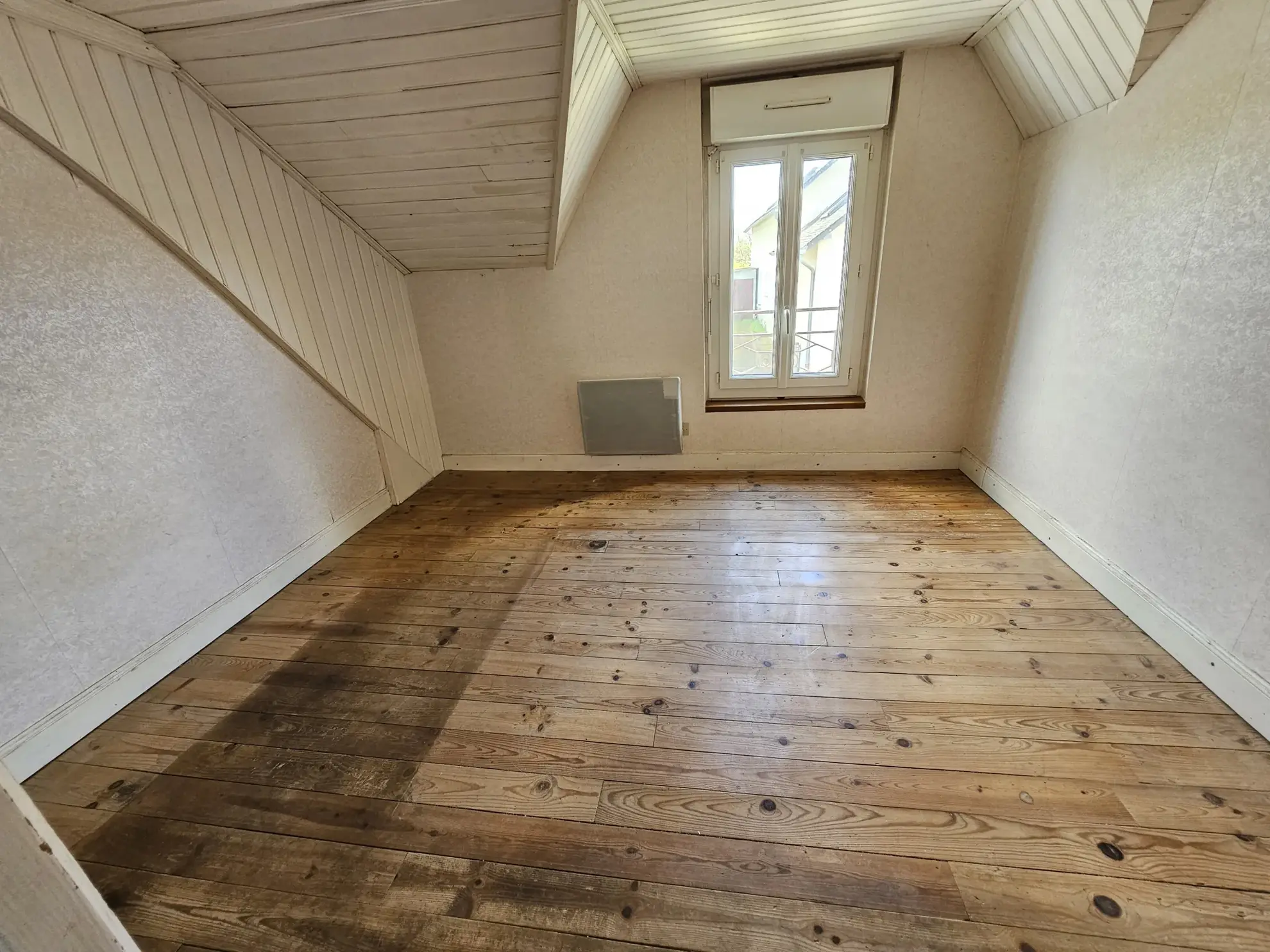 Maison individuelle à Lubersac avec jardin, terrasse et dépendance 