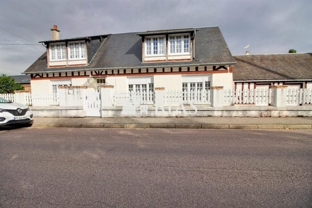 Maison à vendre à Saint-Pierre-lès-Elbeuf avec 3 chambres, dépendance et garage