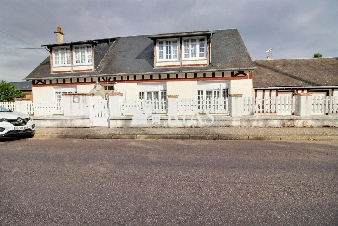 Maison à vendre à Saint-Pierre-lès-Elbeuf avec 3 chambres, dépendance et garage 