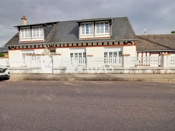 Maison à vendre à Saint-Pierre-lès-Elbeuf avec 3 chambres, dépendance et garage