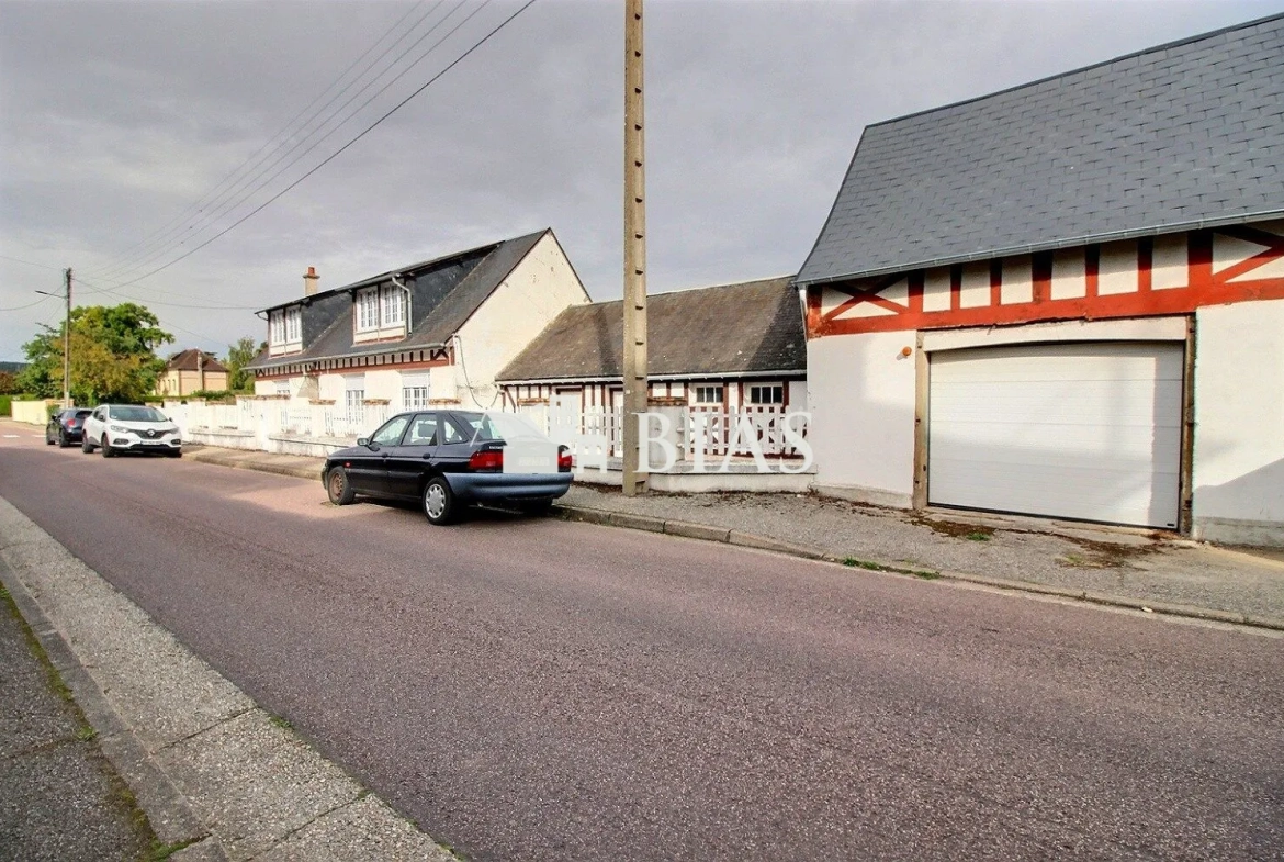 Maison à vendre à Saint-Pierre-lès-Elbeuf avec 3 chambres, dépendance et garage 