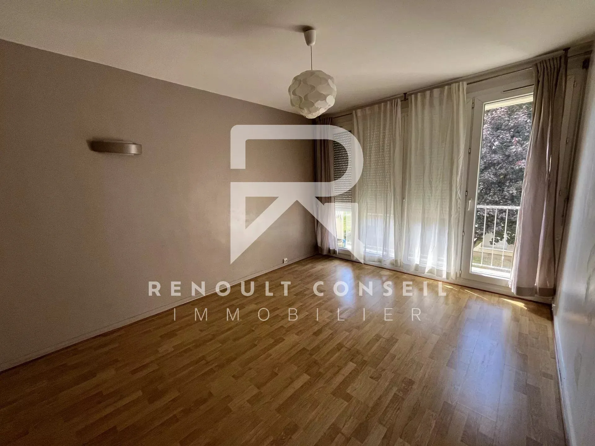Appartement 2 pièces à vendre à Saint-Étienne-du-Rouvray, proche facultés 