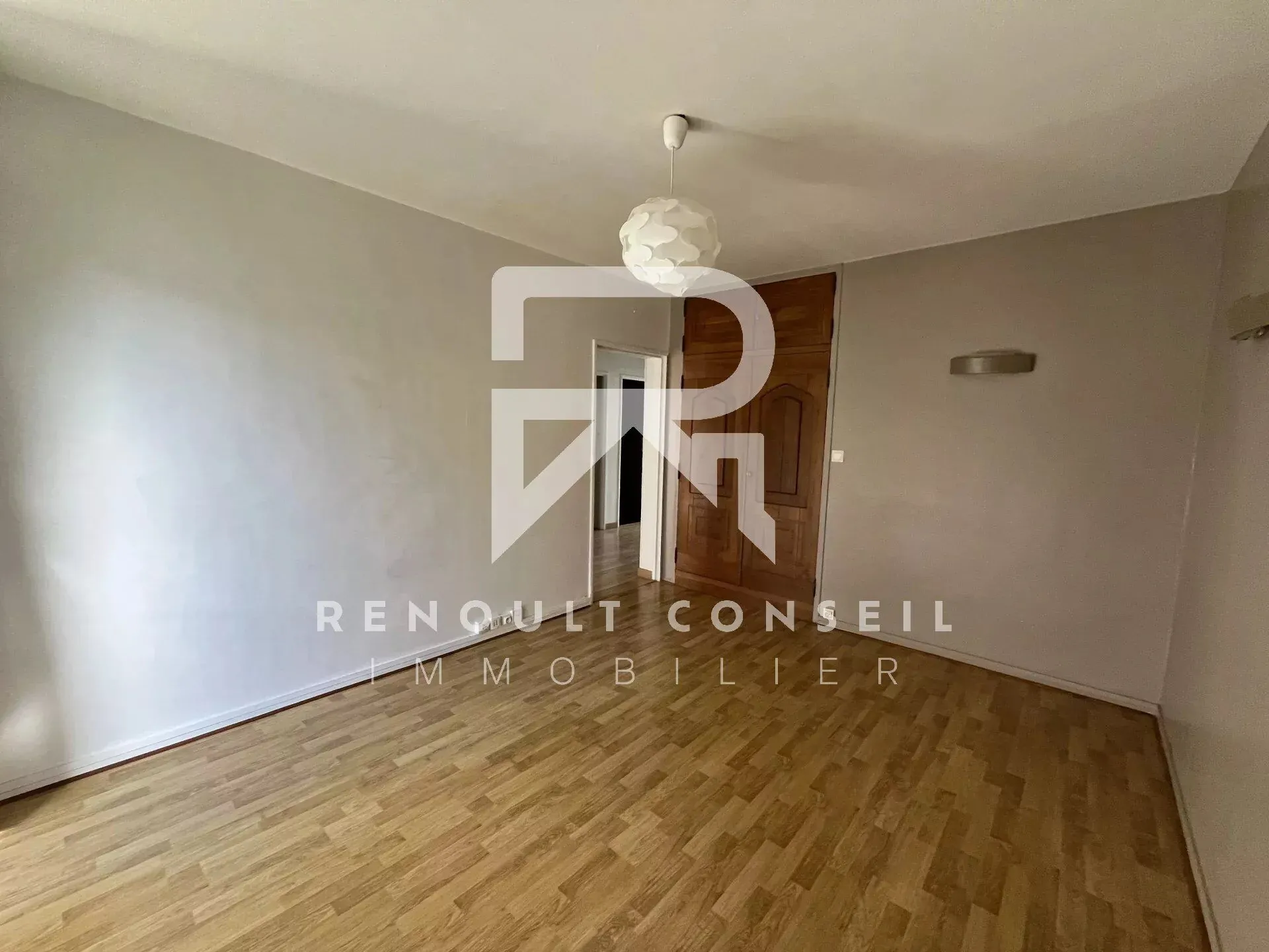 Appartement 2 pièces à vendre à Saint-Étienne-du-Rouvray, proche facultés 