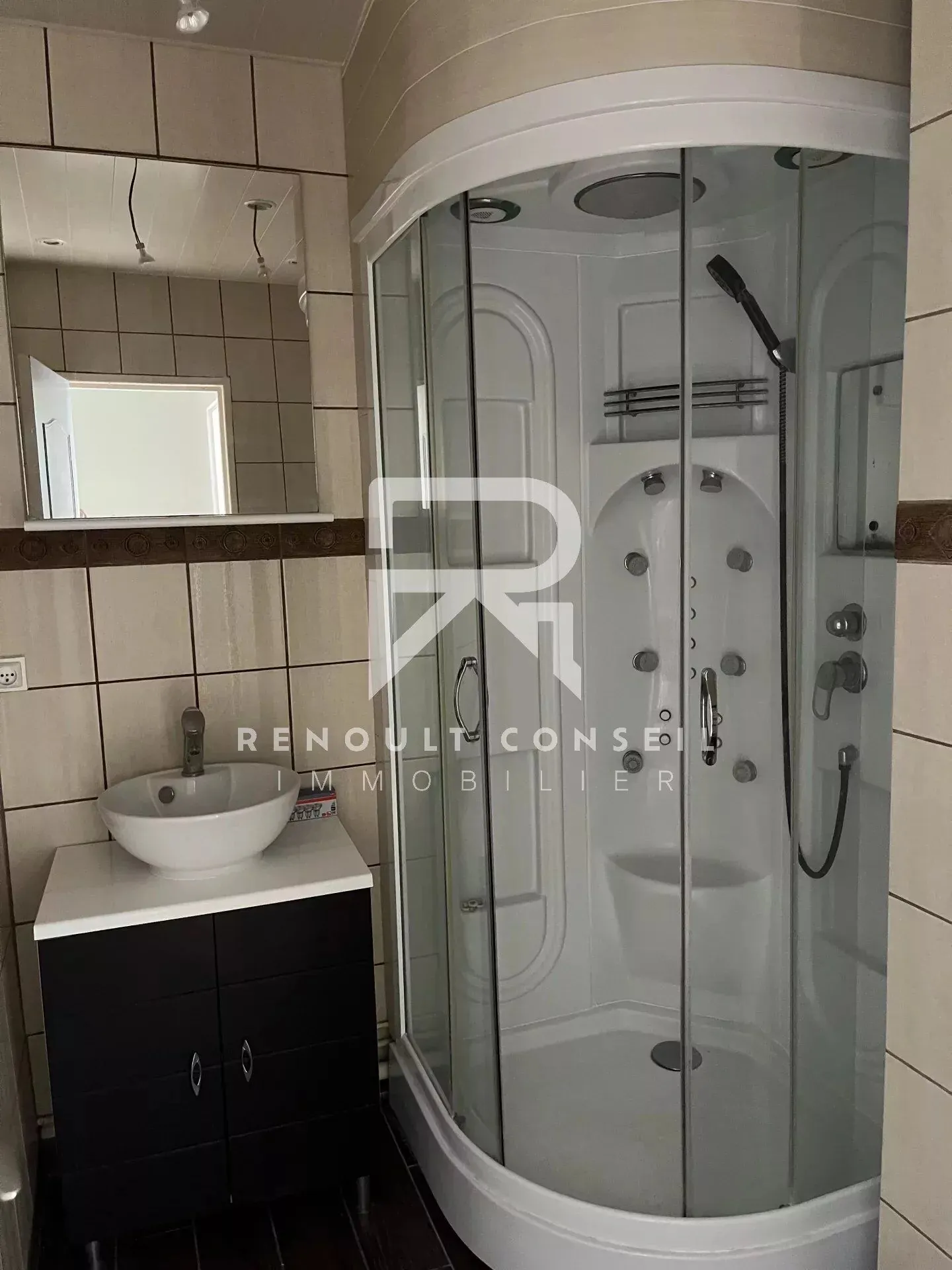 Appartement 2 pièces à vendre à Saint-Étienne-du-Rouvray, proche facultés 