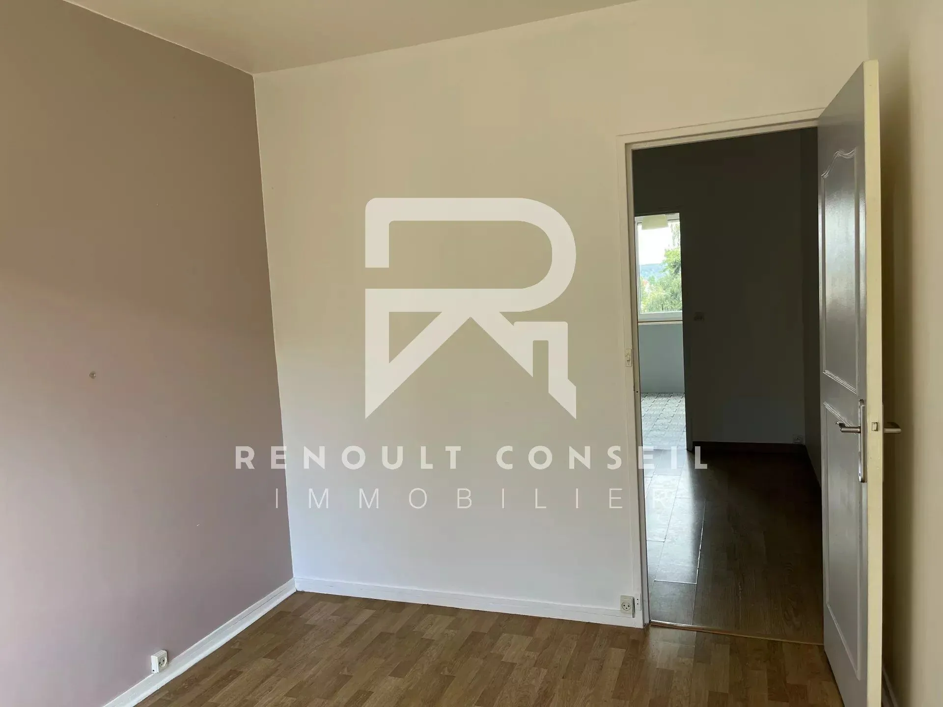 Appartement 2 pièces à vendre à Saint-Étienne-du-Rouvray, proche facultés 