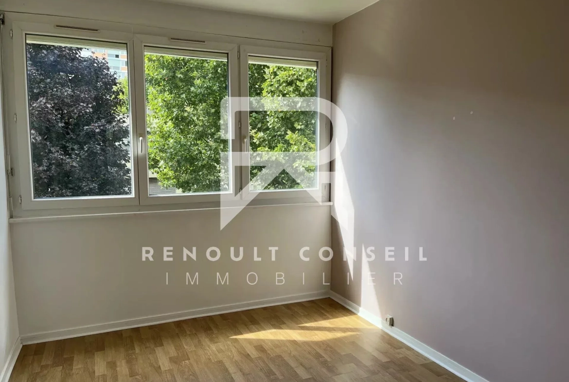Appartement 2 pièces à vendre à Saint-Étienne-du-Rouvray, proche facultés 