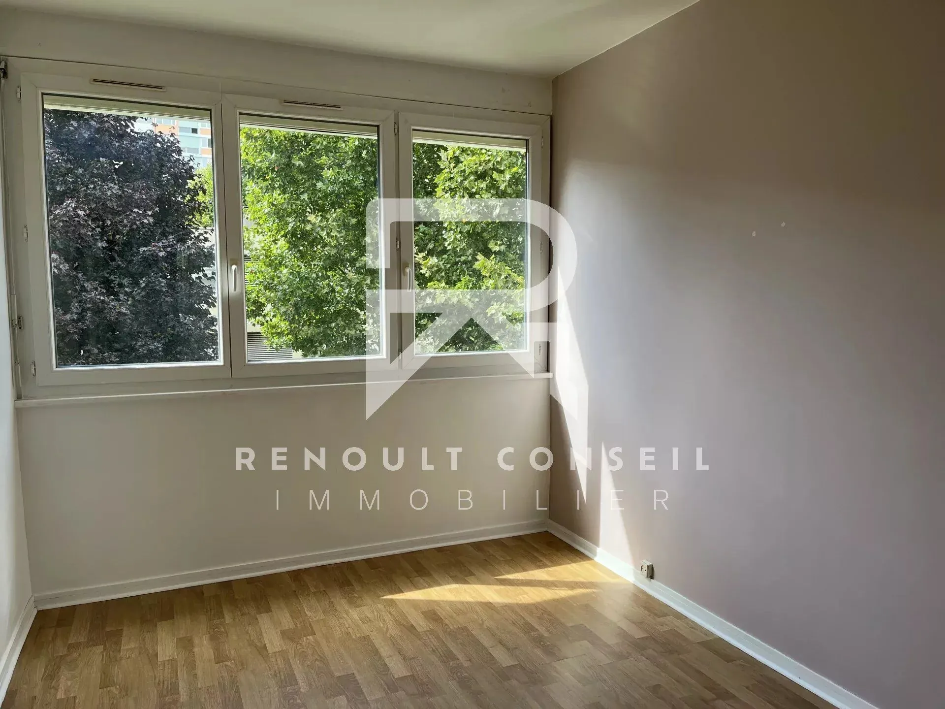 Appartement 2 pièces à vendre à Saint-Étienne-du-Rouvray, proche facultés 