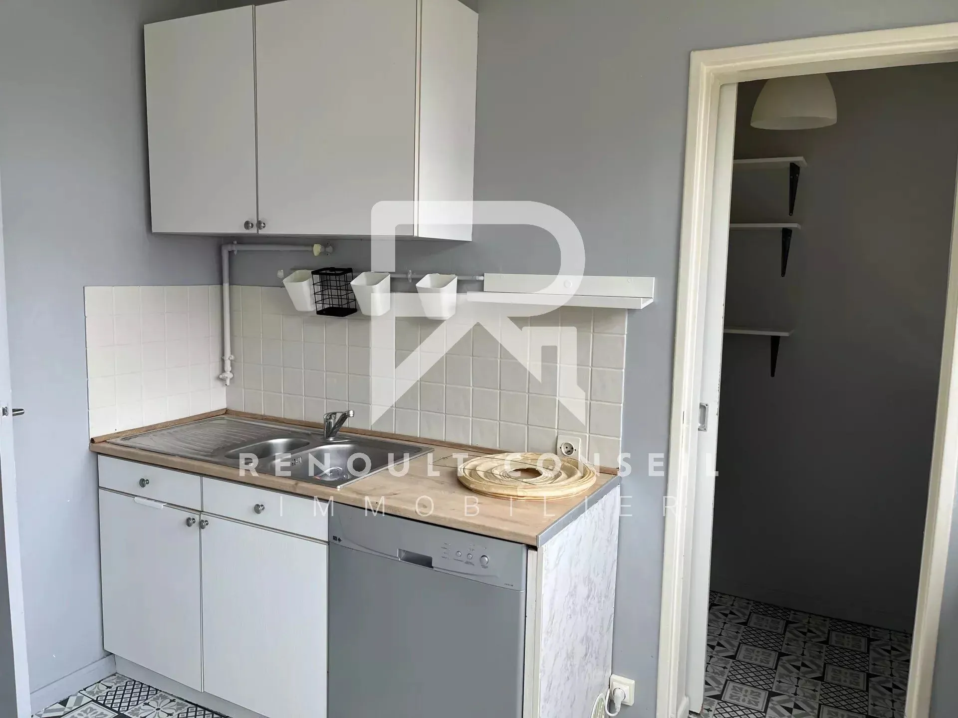 Appartement 2 pièces à vendre à Saint-Étienne-du-Rouvray, proche facultés 
