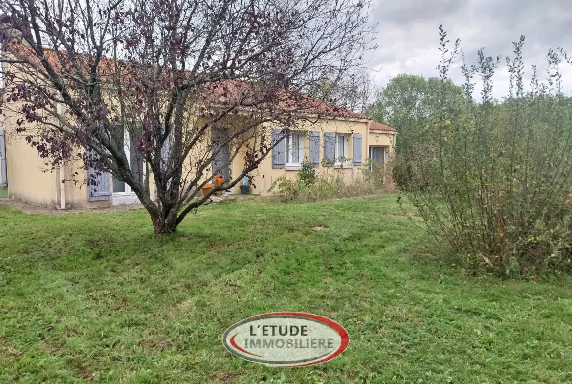 Maison 4 chambres avec terrasse et terrain à Machecoul-Saint-Même 