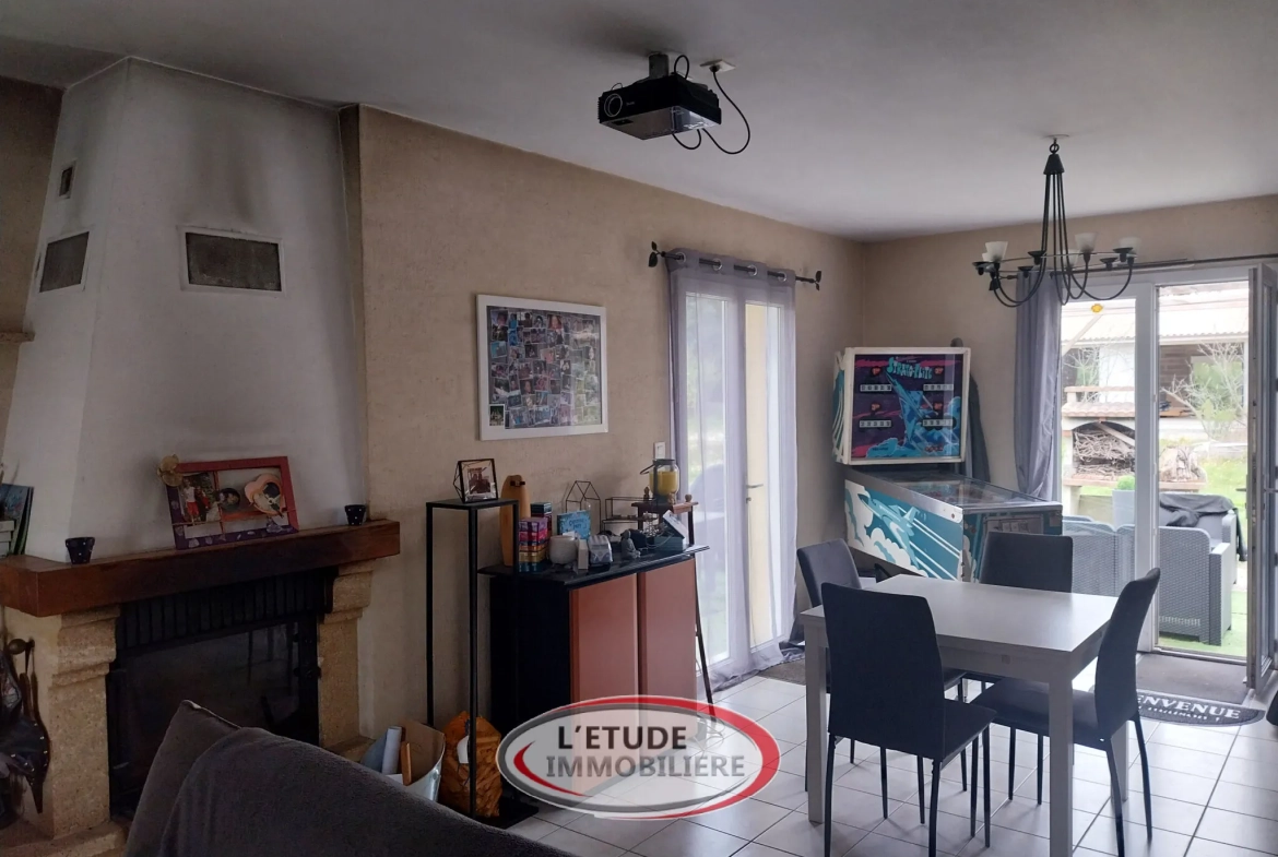 Maison 4 chambres avec terrasse et terrain à Machecoul-Saint-Même 