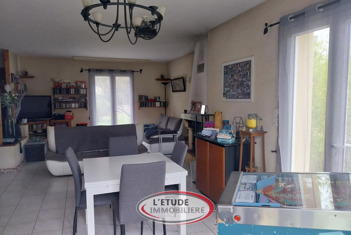 Maison 4 chambres avec terrasse et terrain à Machecoul-Saint-Même 