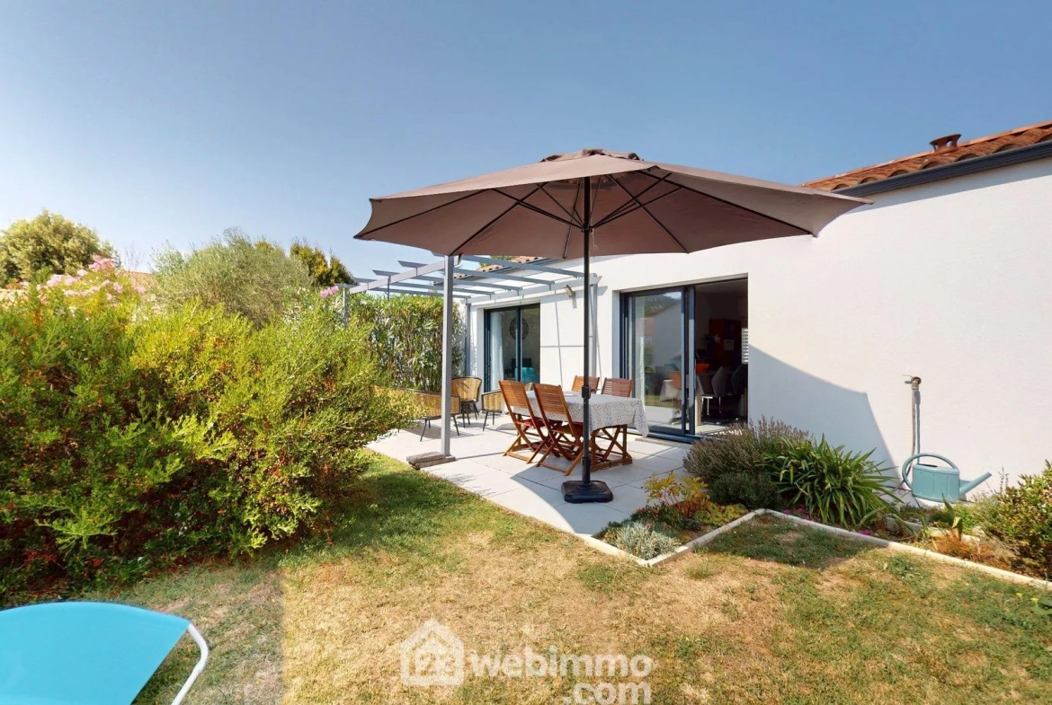 Belle maison récente de 81 m² à Longeville-sur-Mer avec jardin et garage 