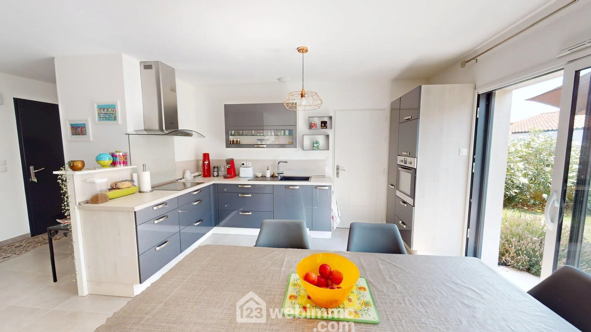 Belle maison récente de 81 m² à Longeville-sur-Mer avec jardin et garage 