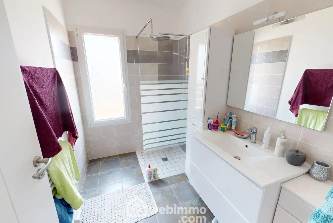 Belle maison récente de 81 m² à Longeville-sur-Mer avec jardin et garage 