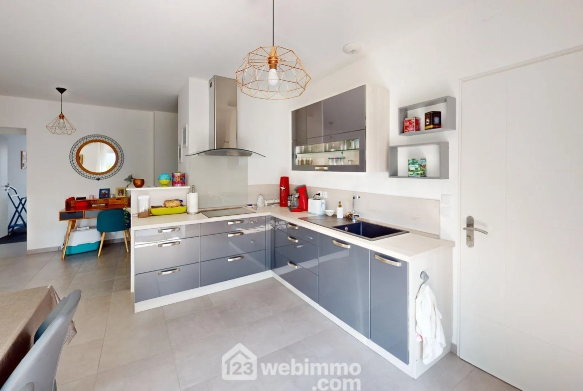 Belle maison récente de 81 m² à Longeville-sur-Mer avec jardin et garage 