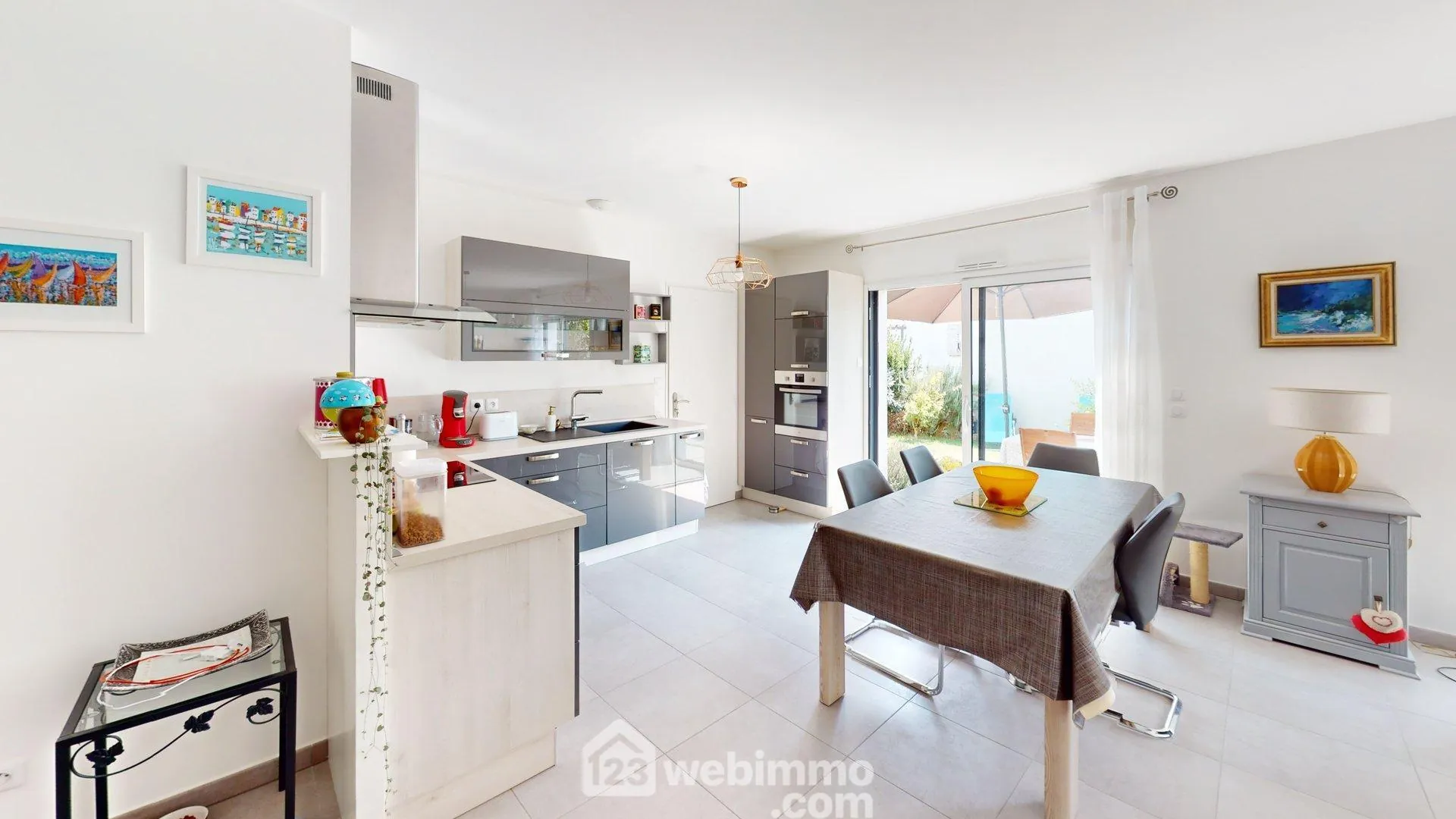 Belle maison récente de 81 m² à Longeville-sur-Mer avec jardin et garage 