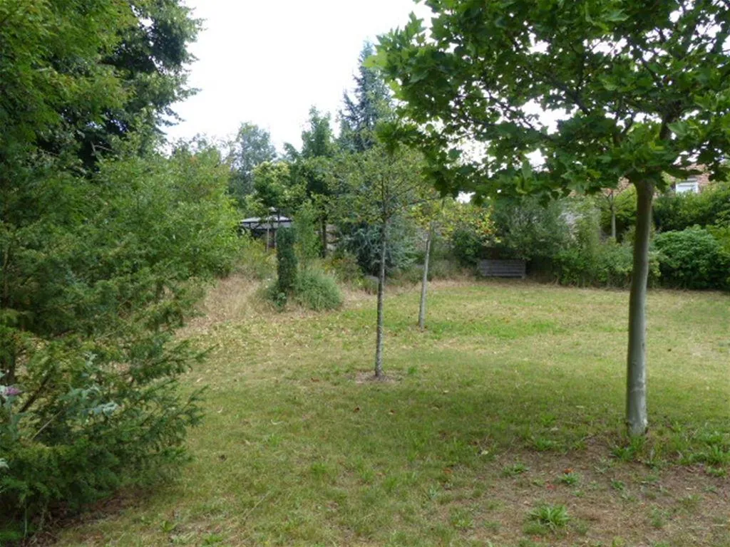 Terrain constructible de 1118 m² à Presles-et-Thierny 