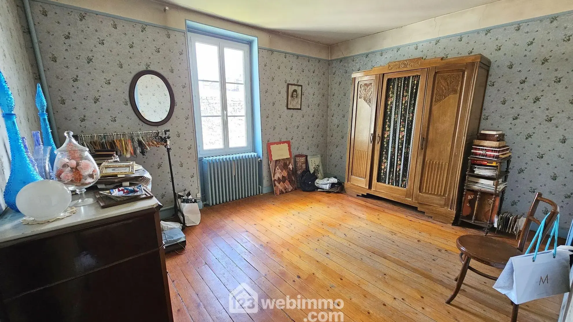 Maison en pierre à rénover avec dépendances et terrain à Milly-la-Forêt 