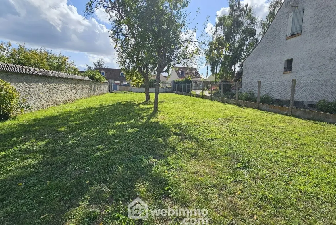 Terrain constructible de 510m² à Vayres-sur-Essonne - Terrain plat et clôturé idéal pour votre projet immobilier 