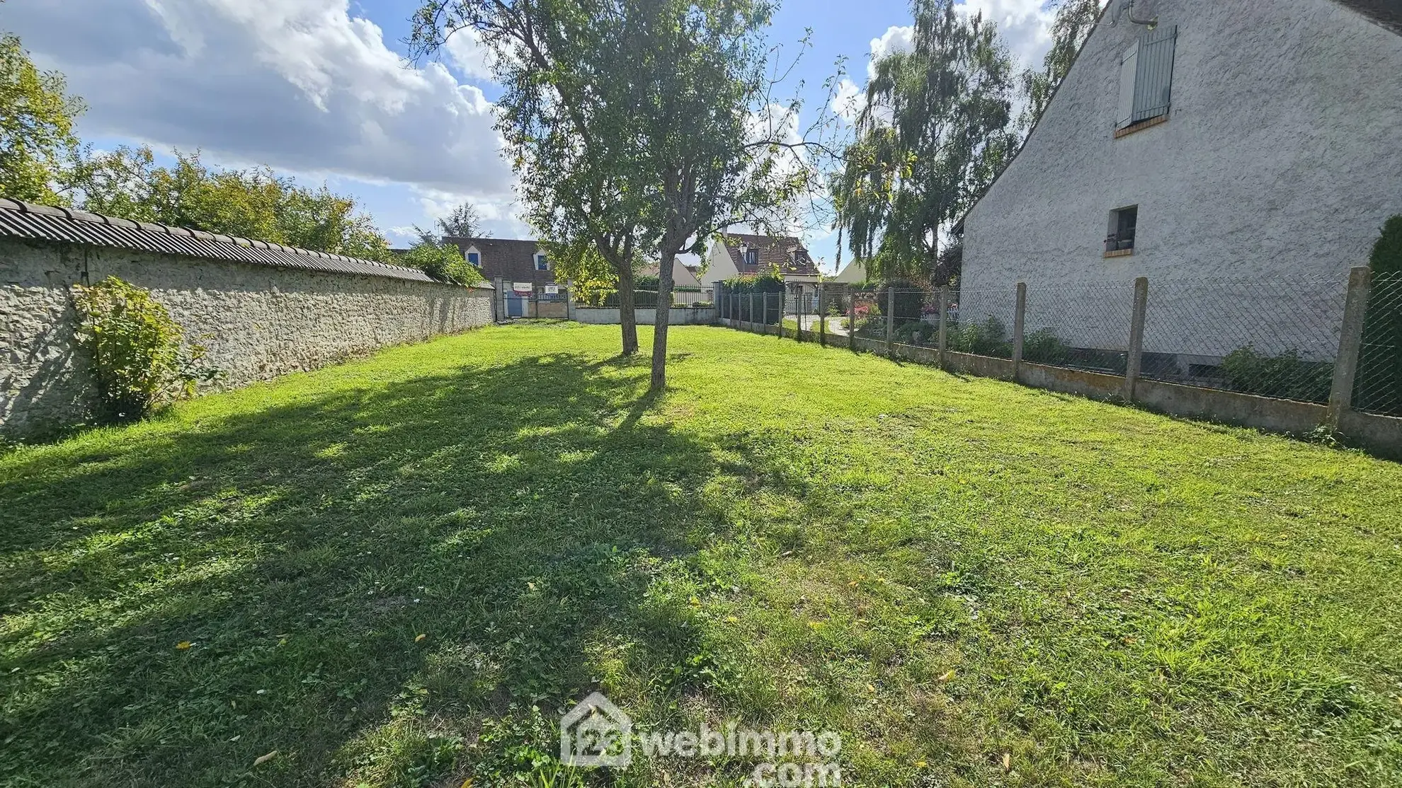 Terrain constructible de 510m² à Vayres-sur-Essonne - Terrain plat et clôturé idéal pour votre projet immobilier 