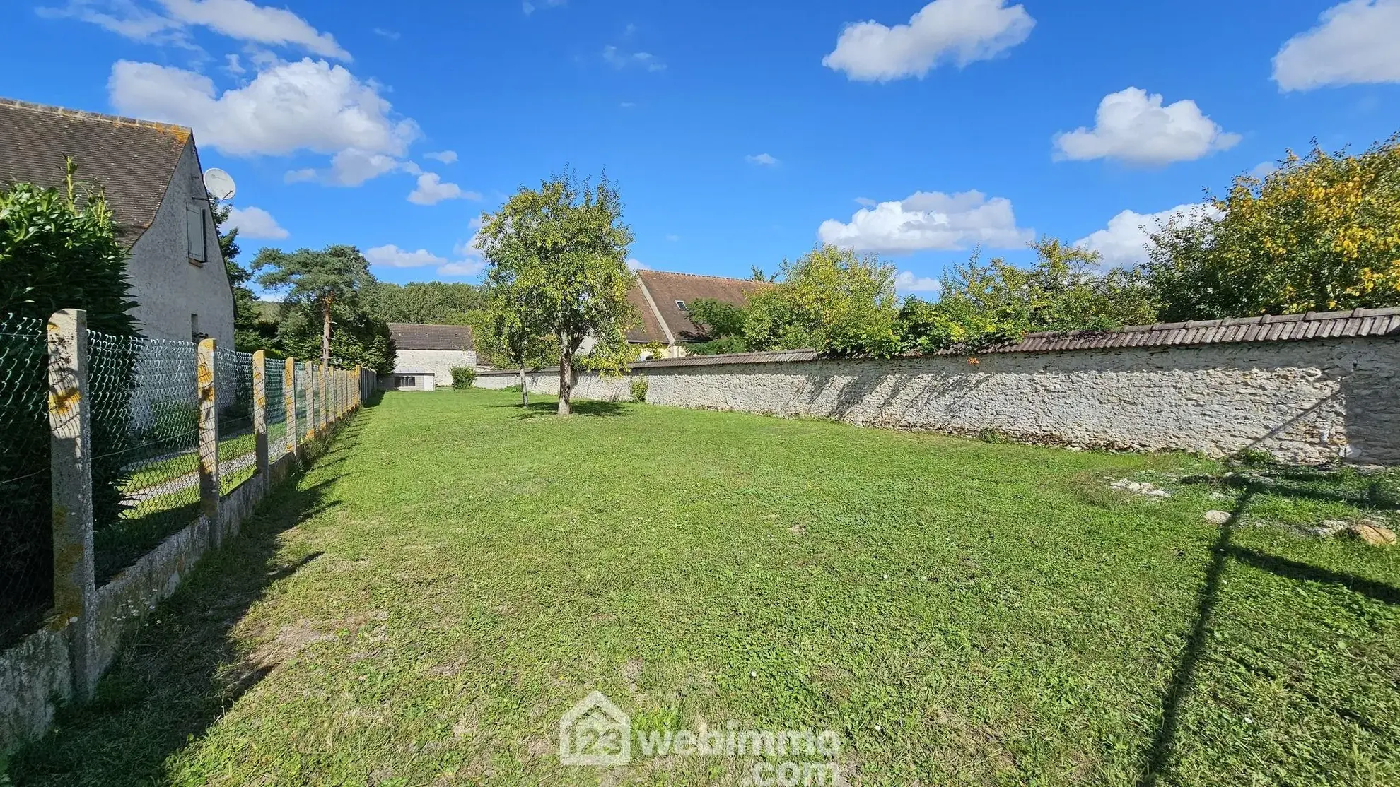 Terrain constructible de 510m² à Vayres-sur-Essonne - Terrain plat et clôturé idéal pour votre projet immobilier 