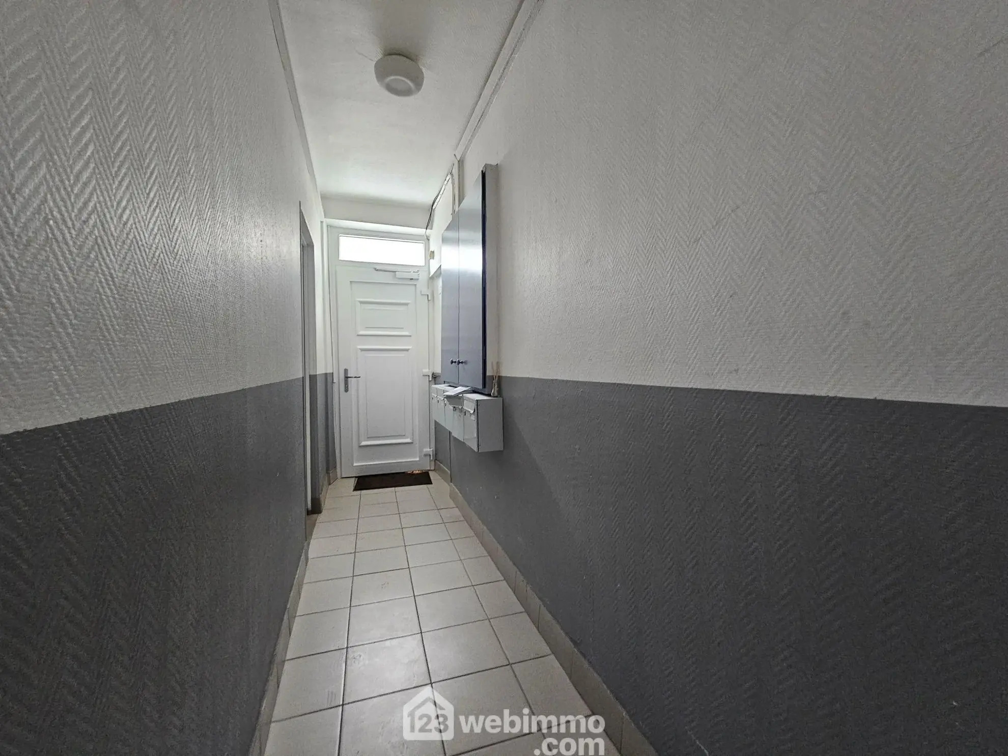 Studio meublé de 17 m² à vendre à Reims, emplacement privilégié 